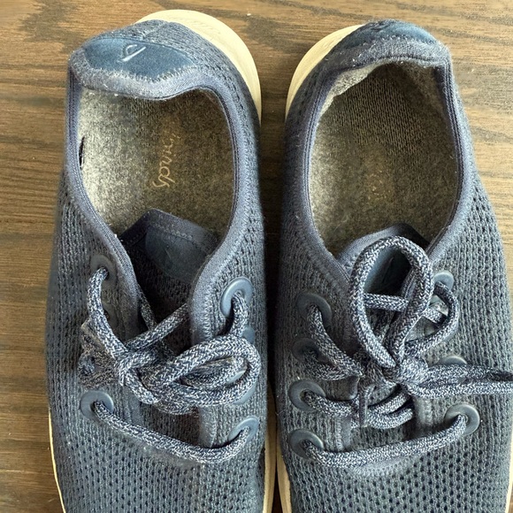 Gently Used Allbirds Tree Runner - men’s size 8 - Picture 3 of 5